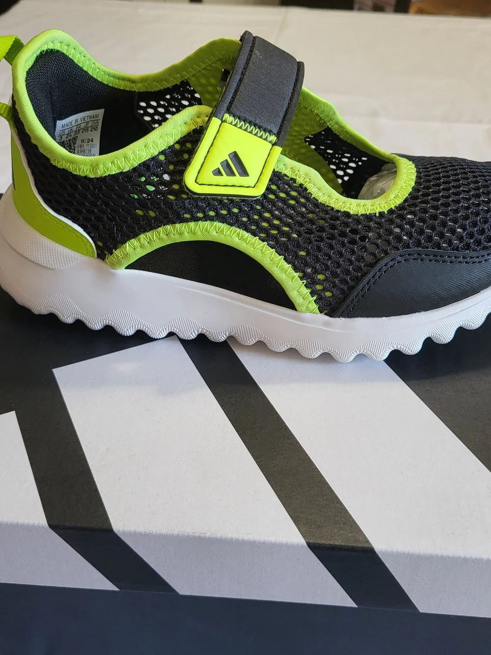 *NEW* Adidas Summerflex C Kids 3 Training Shoes Neon Green with Tags and Box